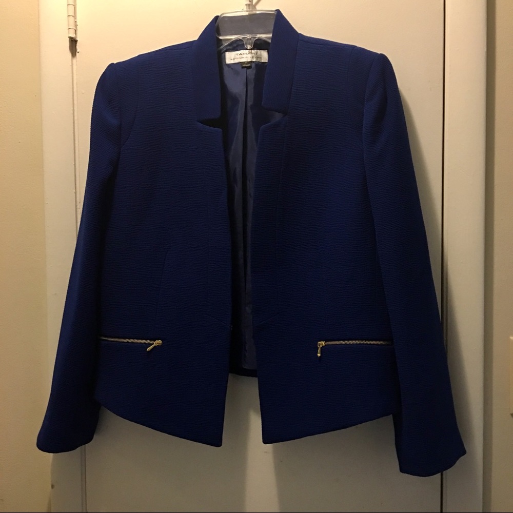 ♥️NEW LISTING♥️TAHARI 14